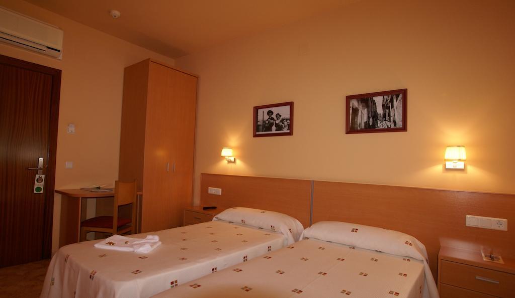 Hotel Mont-Roig Luaran gambar